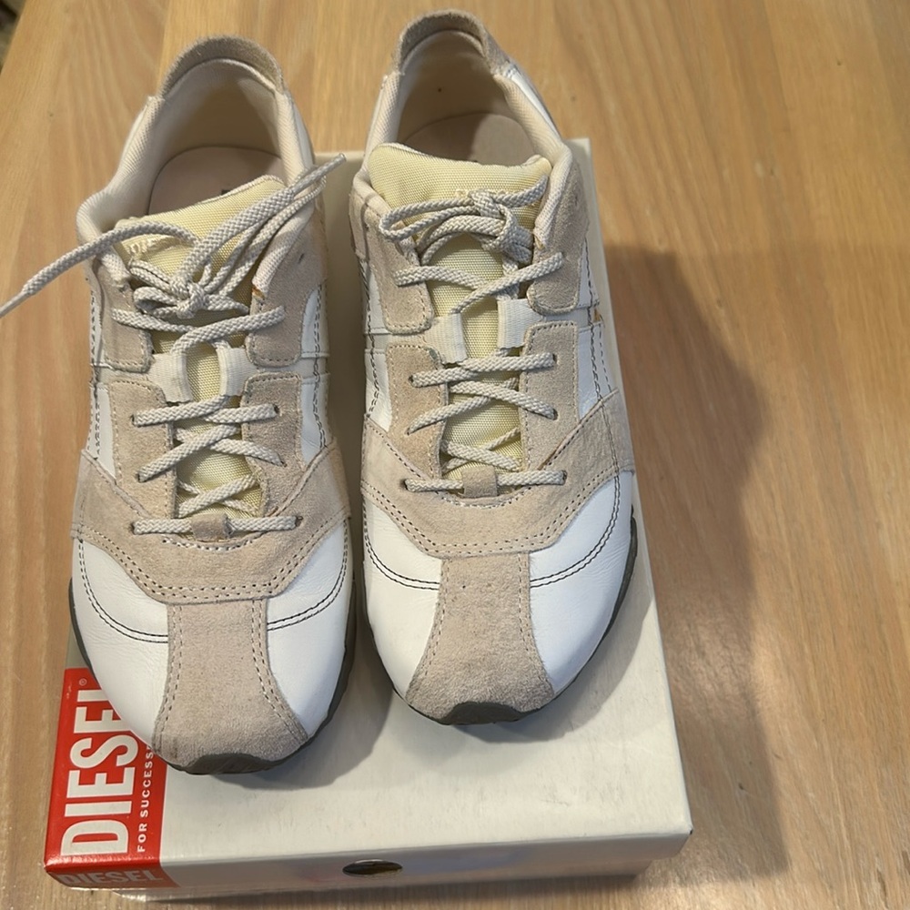 Diesel White leather with cream suede Youth Sneakers size 6.5